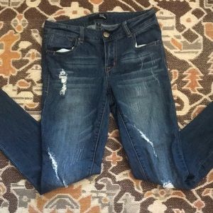 1822 distressed skinny jeans